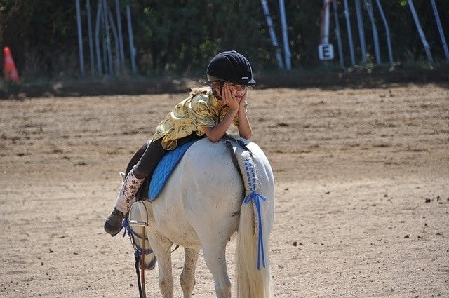 l'équitation conseillée aux enfants hyperactifs