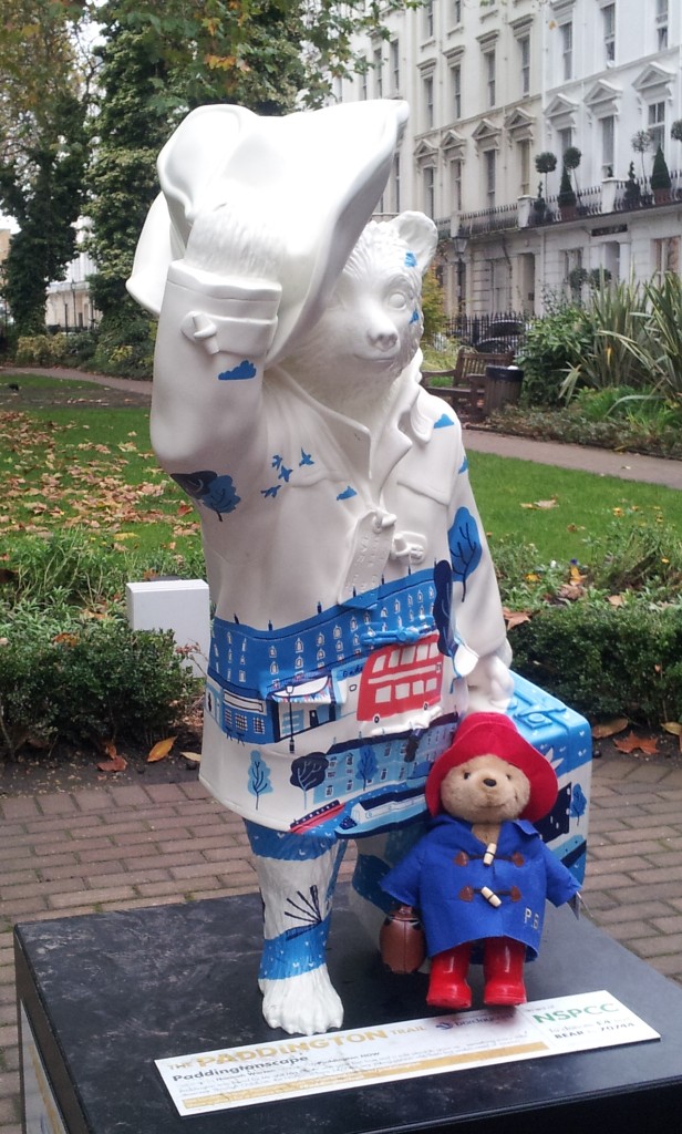 Statue de Paddington dans Norfolk Square