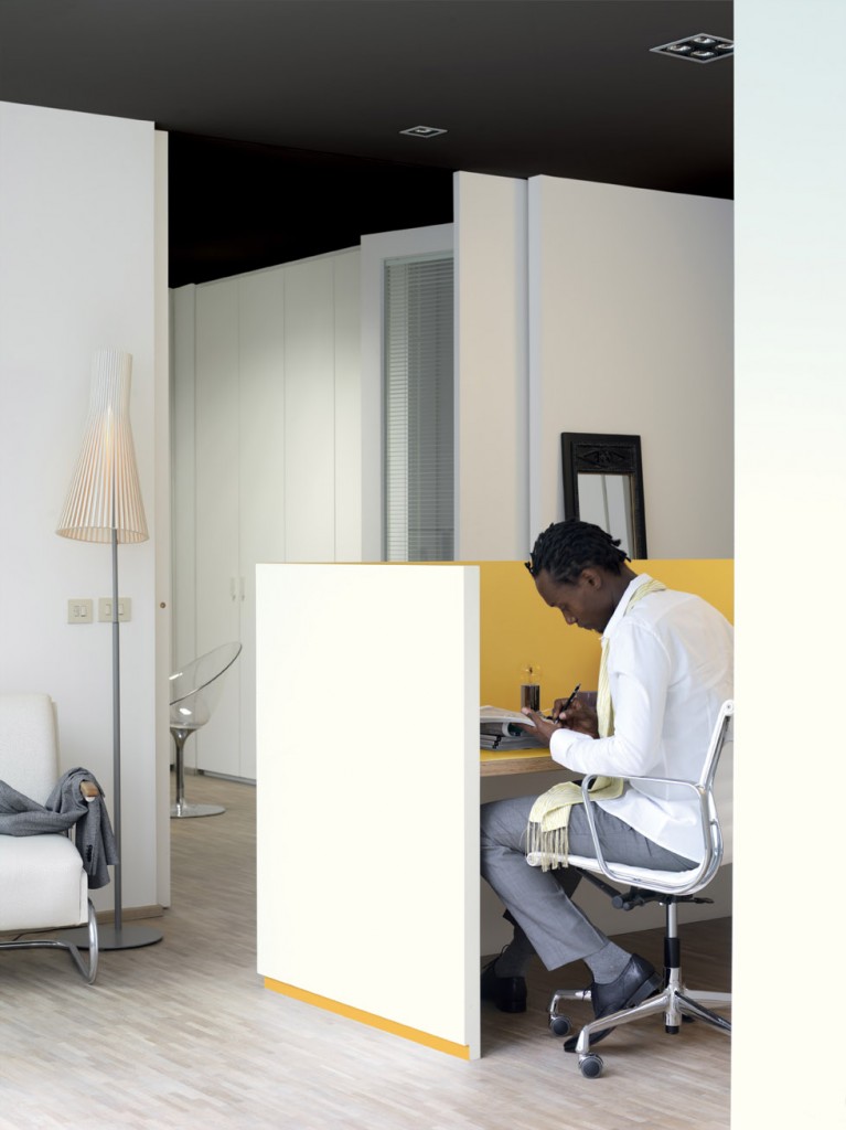 Le jaune stimulant est ideal pour le coin bureau - Dulux Valentine