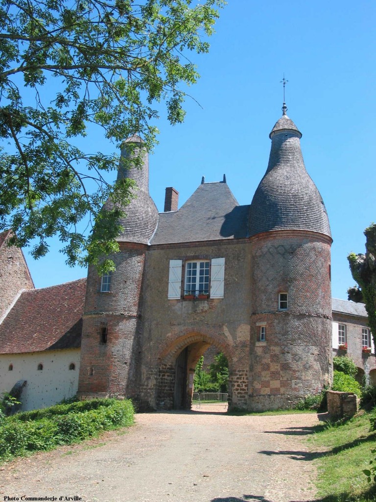 Porte d'entrée de la Commanderie d'Arville