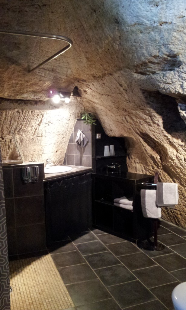 gîte Farfadine et Troglos à Doué-les-Fontaines salle de bains