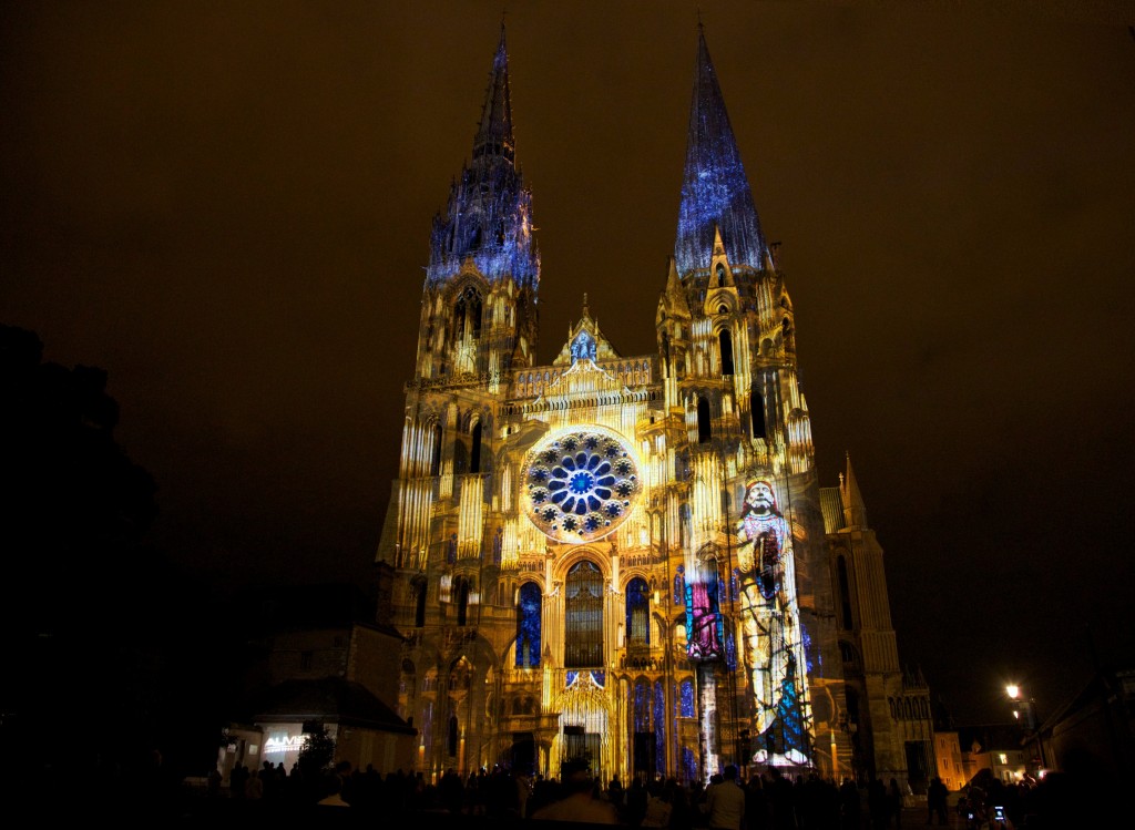 Chartres en Lumières -Portail Royal Final orgue dorélight - Copyright Spectaculaires- les Allumeurs d'images - Photo M.Anglada