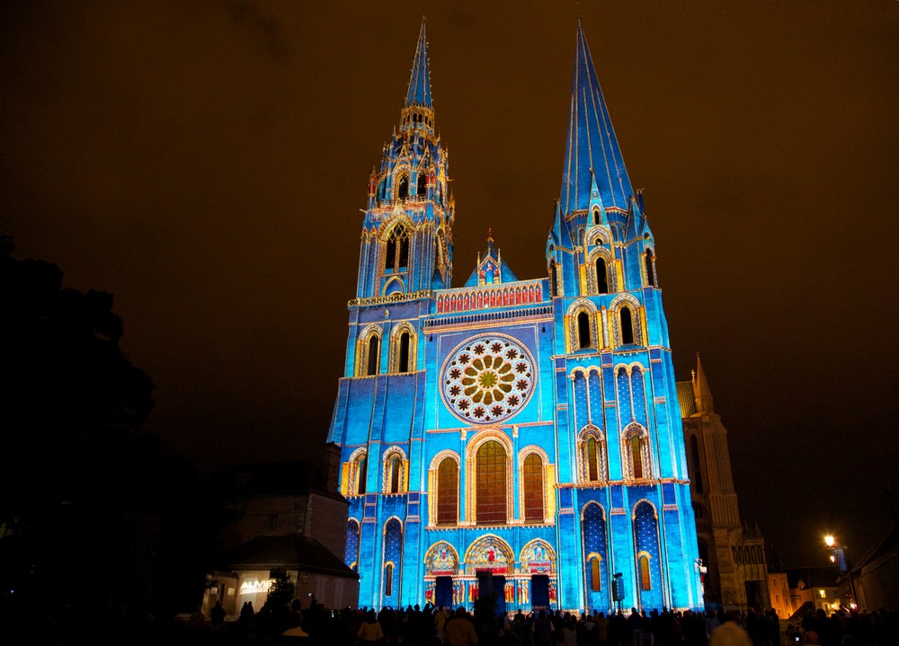 Chartres en Lumières Portail Royal la Cathédrale Bleue - Copyrights Spectaculaires- les Allumeurs d'images - Photo M.Anglada