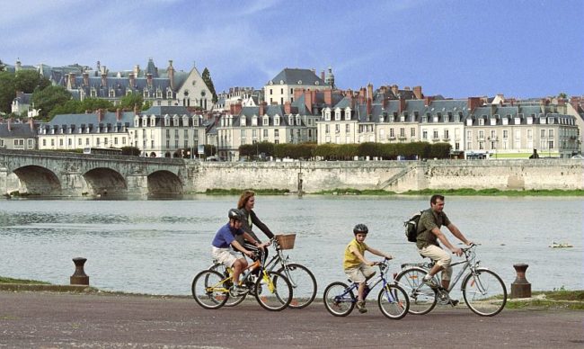 châteaux de la loire à vélo en famille