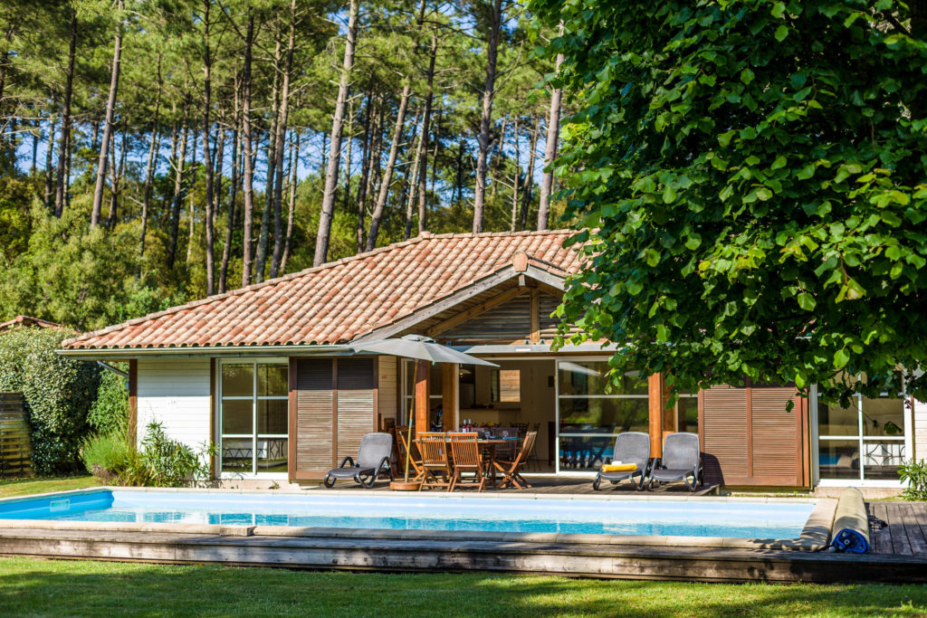 Villa avec piscine dans résidence Madame Vacances La Clairière aux Chevreuils à Moliets