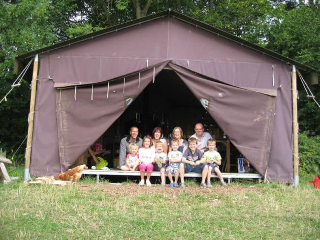 Un lit au pré, glamping, vacances à la ferme