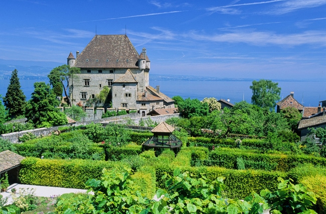 Yvoire - Le chateau et le jardin des cinq sens