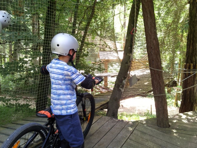 Acro'aventures Talloires vélo park dans les arbres