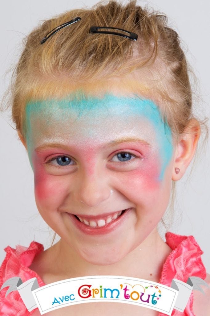 Maquillage sur visage d'enfant : Une princesse - Simplement moi !