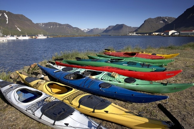activités en famille en Islande canoë sur le lac