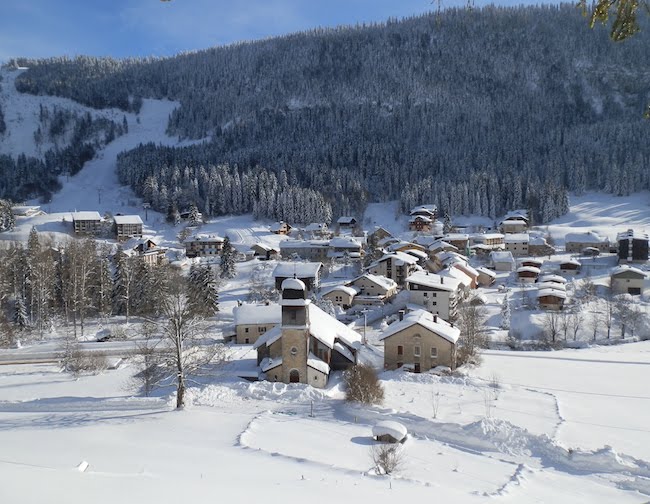 skier dans les montagnes du jura