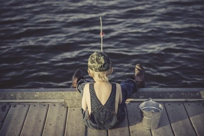 initiation à la pêche enfant