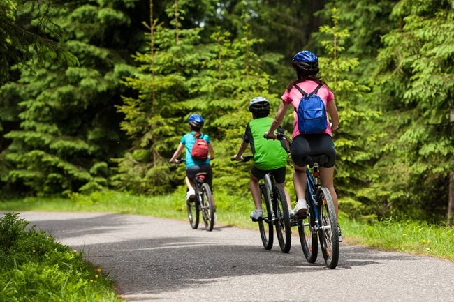 Faire du VTT avec son enfant : l'équipement