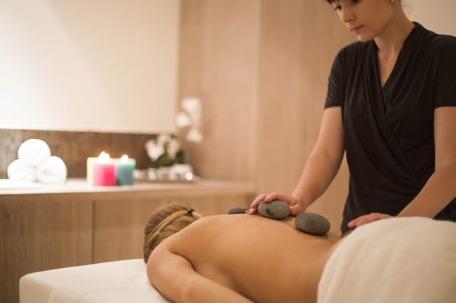 massage aux pierres chaudes Spa Fontcaude