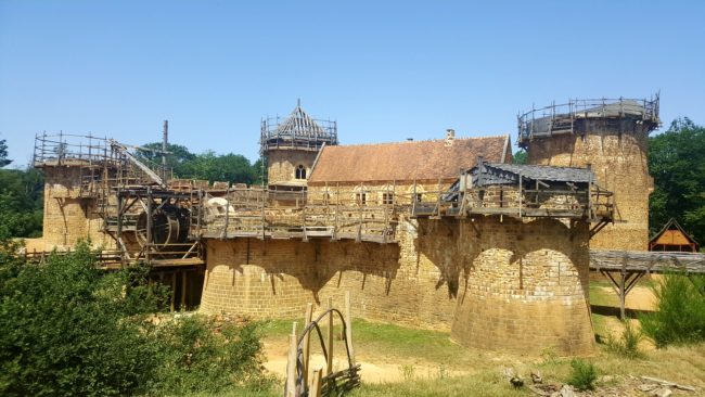 que faire en puisaye autour de guedelon