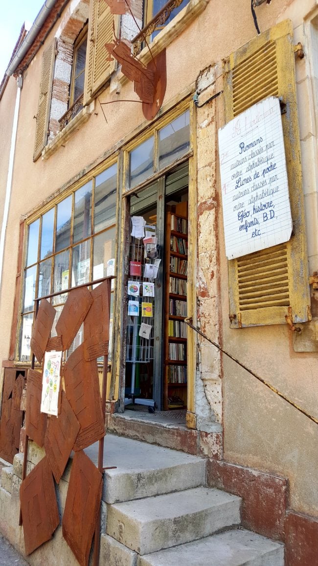 boutique de l'ancien sabotier à Saint-Sauveur-en-Puisaye