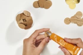 Déco Noel DIY Cultura - Pomme de pin en papier