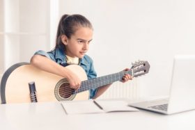 cours de guitare en ligne pour enfants