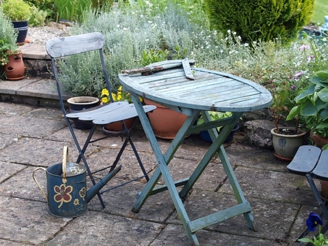 table de jardin dans de récup pour espace extérieur aménagé