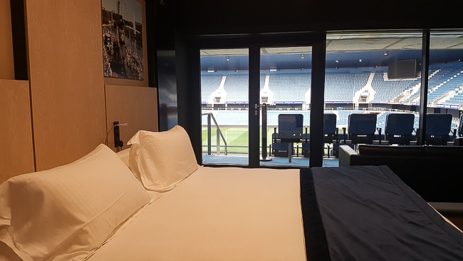 Dormir dans un stade de foot au 1872 Stadium Hotel du Havre