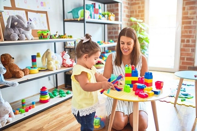 Comment appliquer la méthode Montessori à la maison