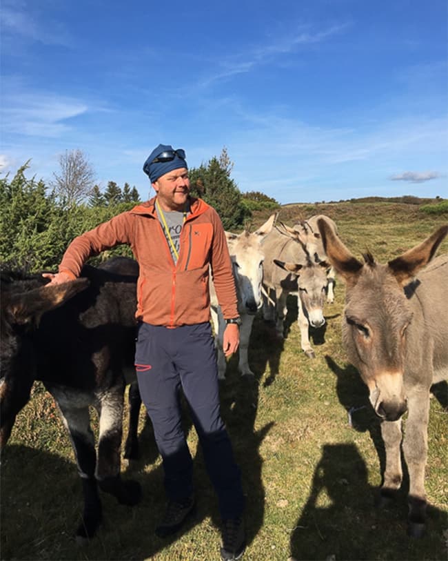 balade en âne dans le Parc naturel des Monts d'Ardèche avec Olivier Mathis