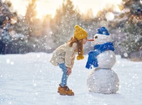 comment protéger les enfants du froid à la neige