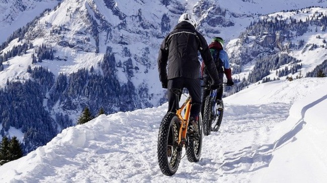 activités neige insolites hors ski, fat bike