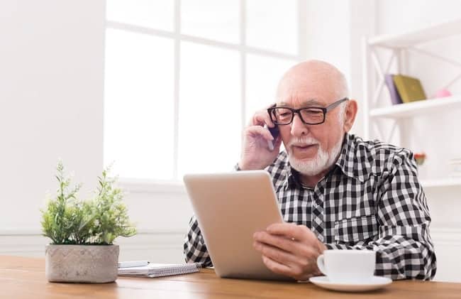 téléassistance solution maintien à domicile des seniors