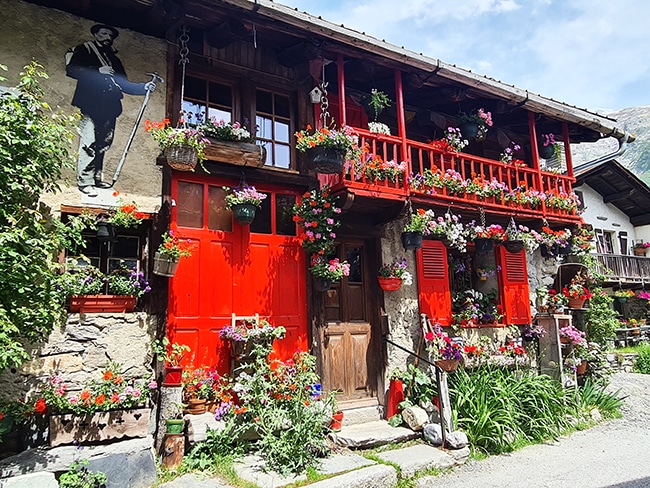 le tour village maison michel croze