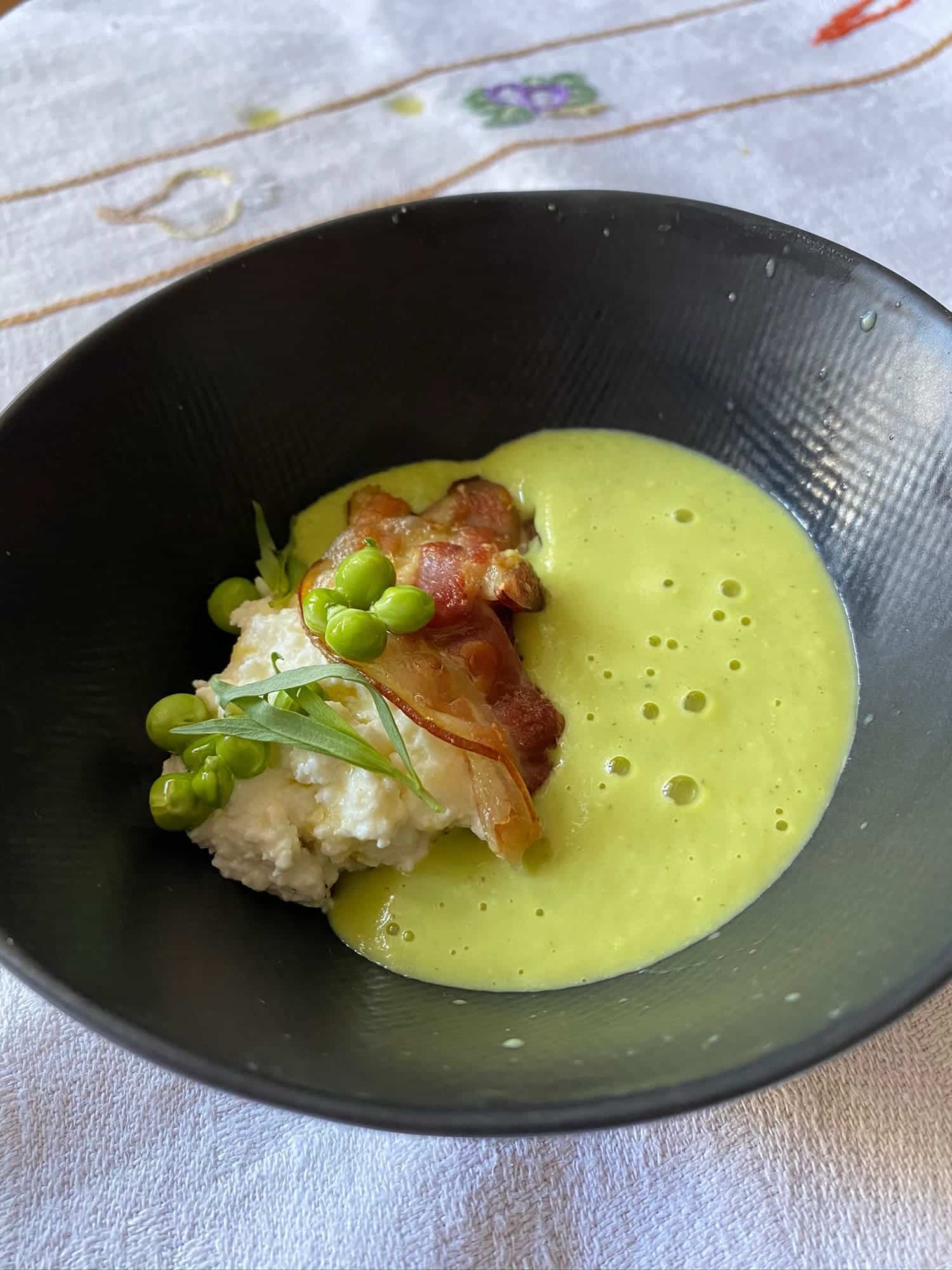 recette velouté de cosses de petits pois à la menthe fraiche d'Hélène Darroze