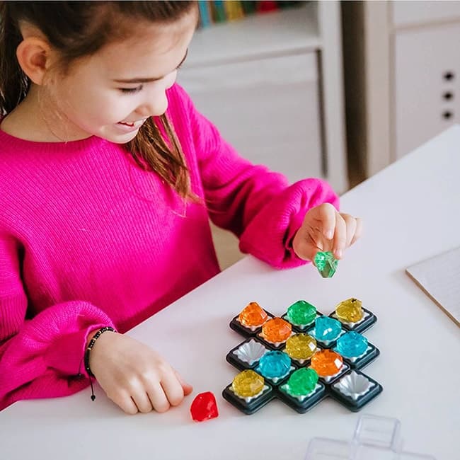 Jeux et jouets pour jouer seul sans s'isoler ! - MaFamilleZen