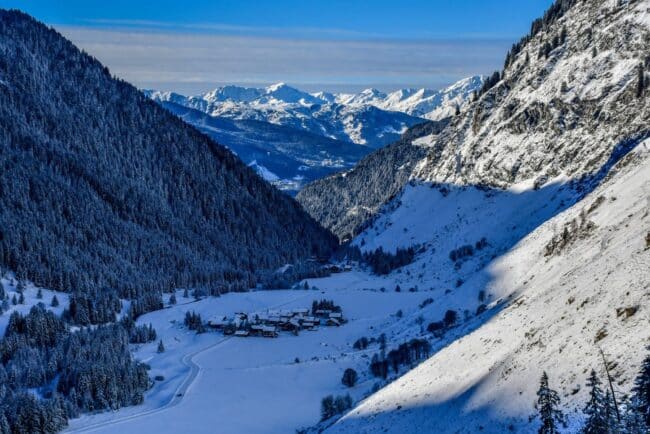 champagny le haut sous la neige