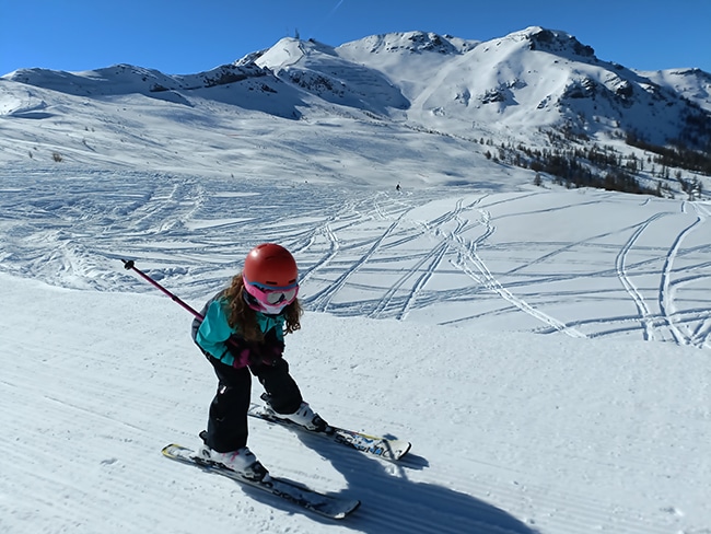 Comment bien choisir la tenue de ski de mon enfant ?