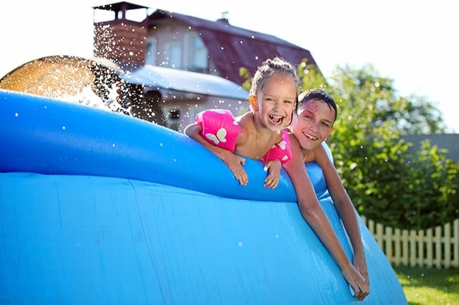 Piscine hors sol : quels sont ses avantages avec des enfants en