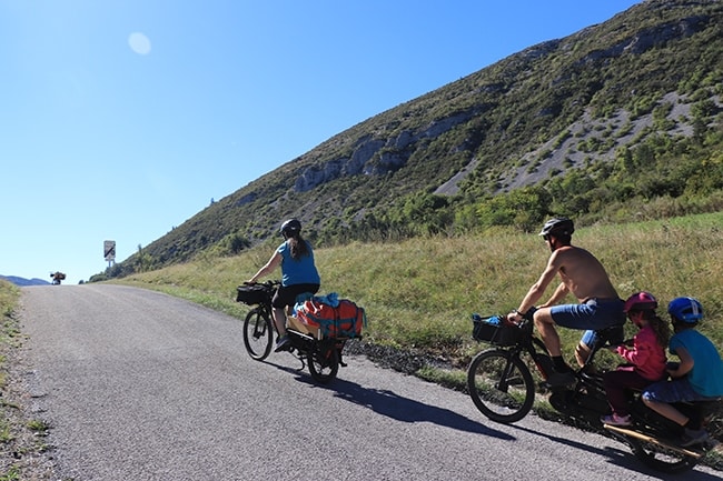 micro aventure en famille en velo cargo