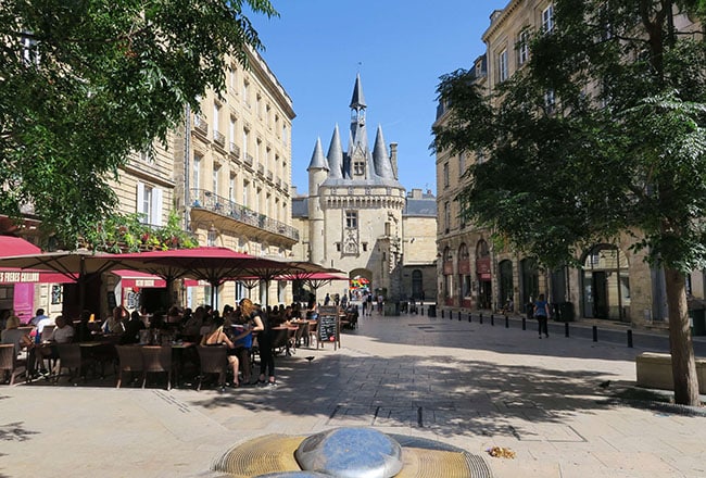 bordeaux place du palais porte cailhau