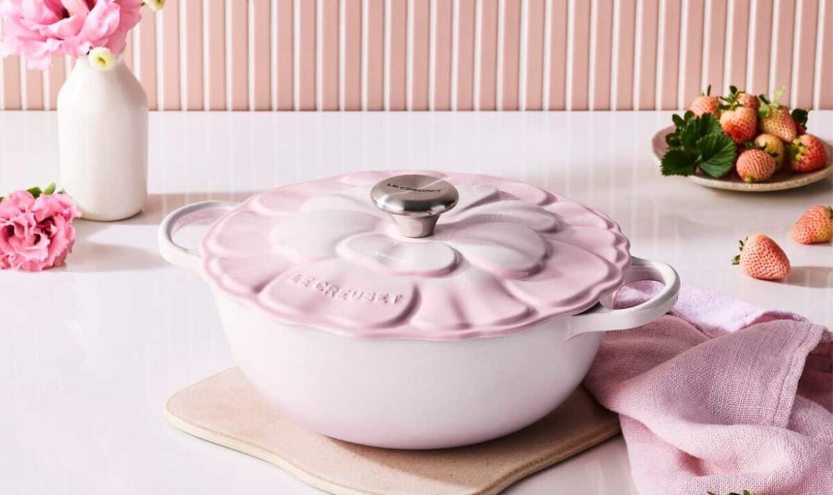 le creuset marmite pétales rose