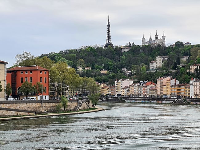 arrivée sur Lyon à vélo par la Voie Bleue