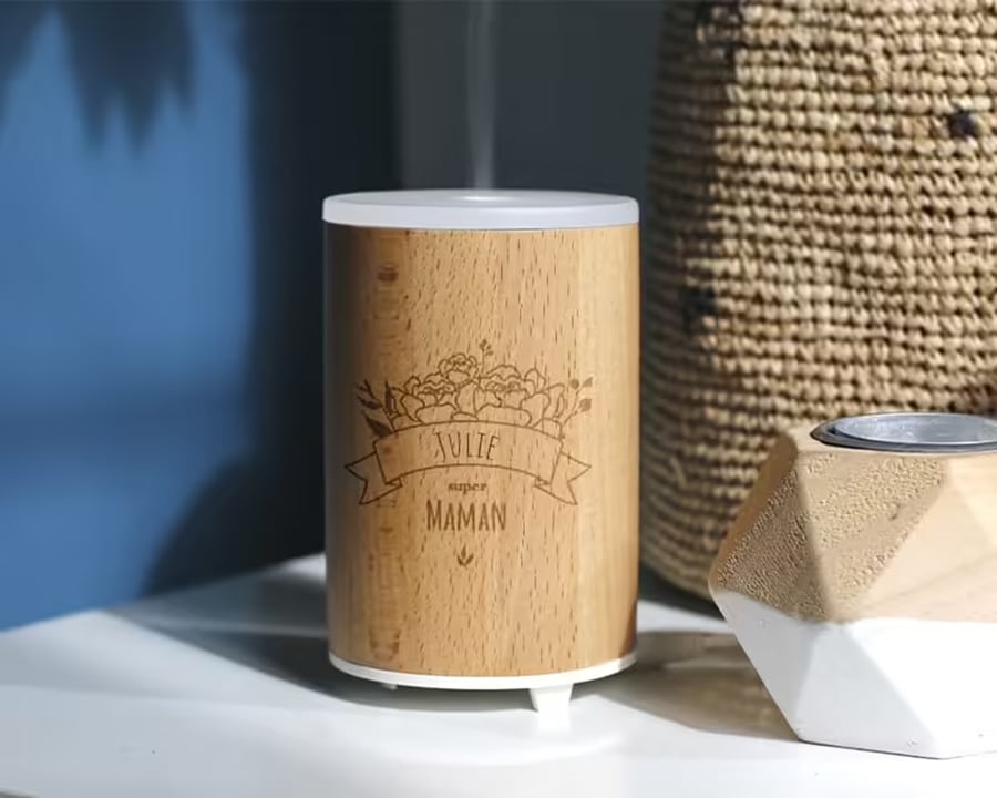 diffuseur huiles essentielles personnalisé en bois special maman
