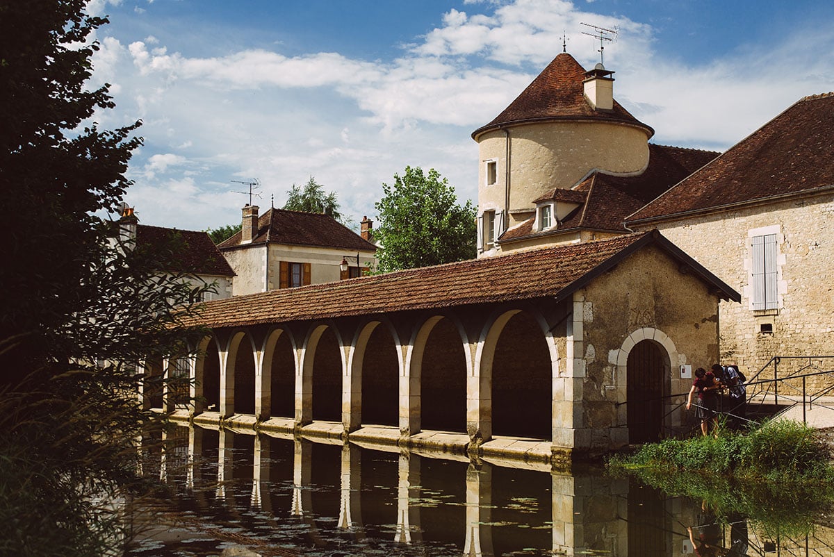 quel est le plus beau village de l'Yonne