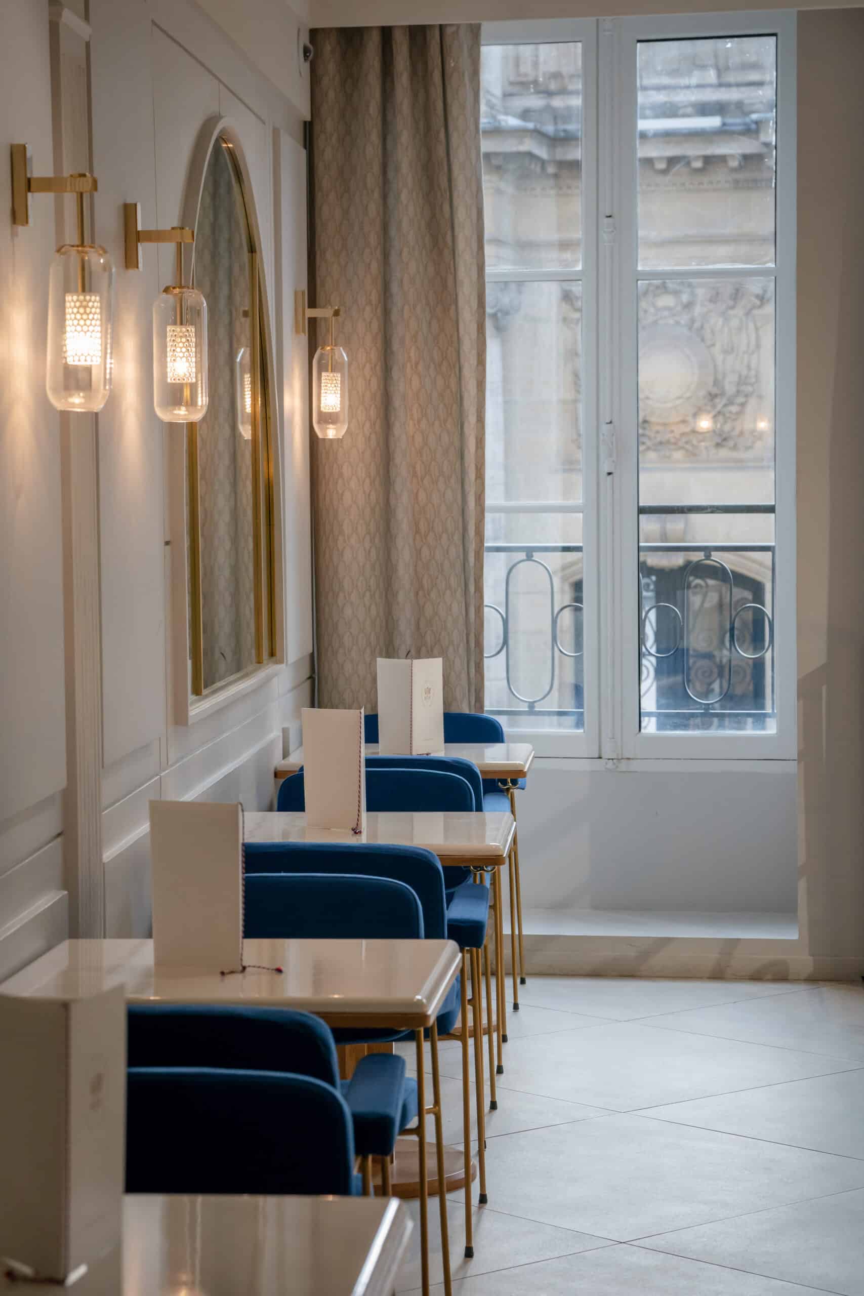 café face à l'elysée paris