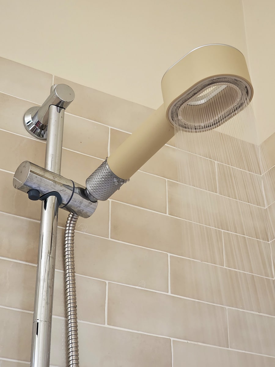 pommeau de douche filtrant calcaire et chlore