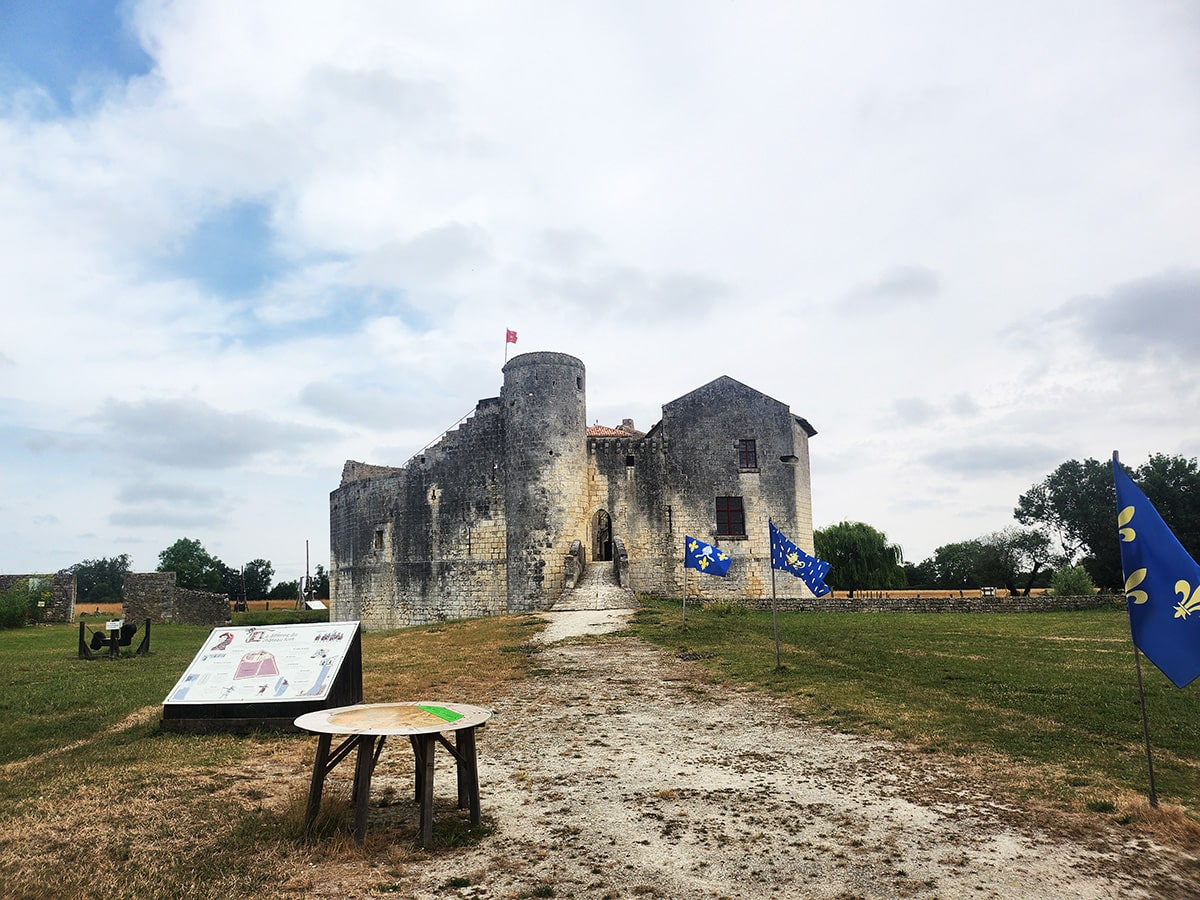 chateau de la fée mélusine visite