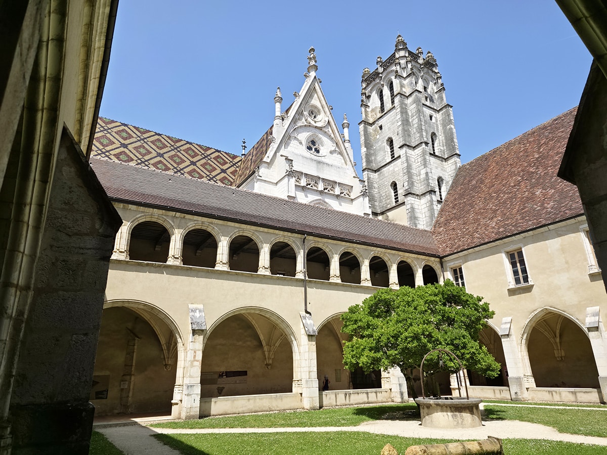 exterieur cloitre monastère de brou
