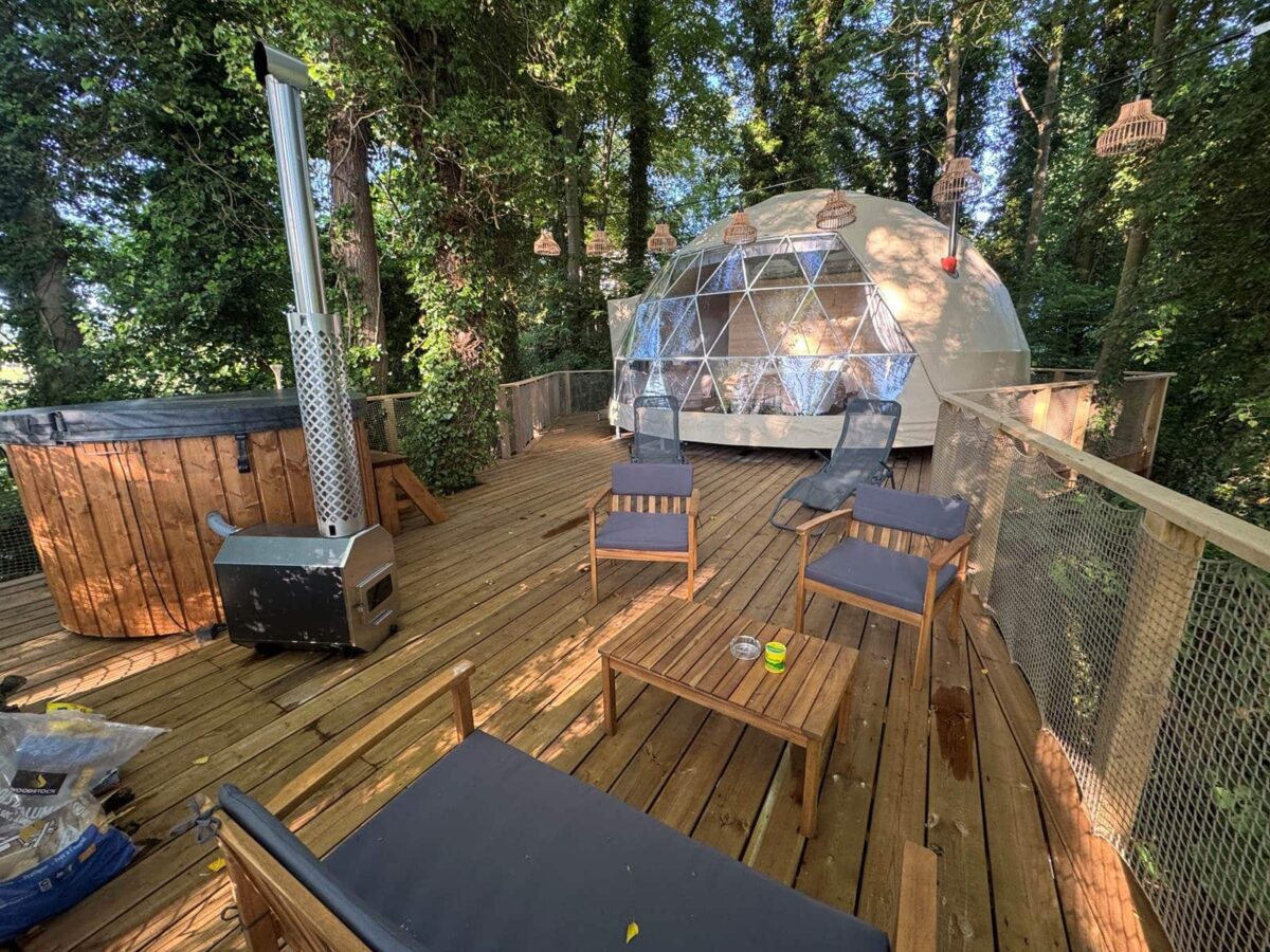 hébergement insolite bulle perchée en normandie bulle perchée avec spa romilly sur andelle