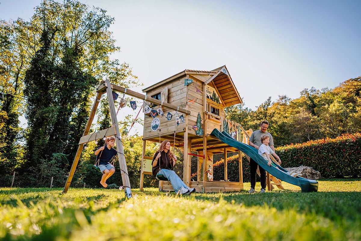 aire de jeux en bois wickey pour le jardin