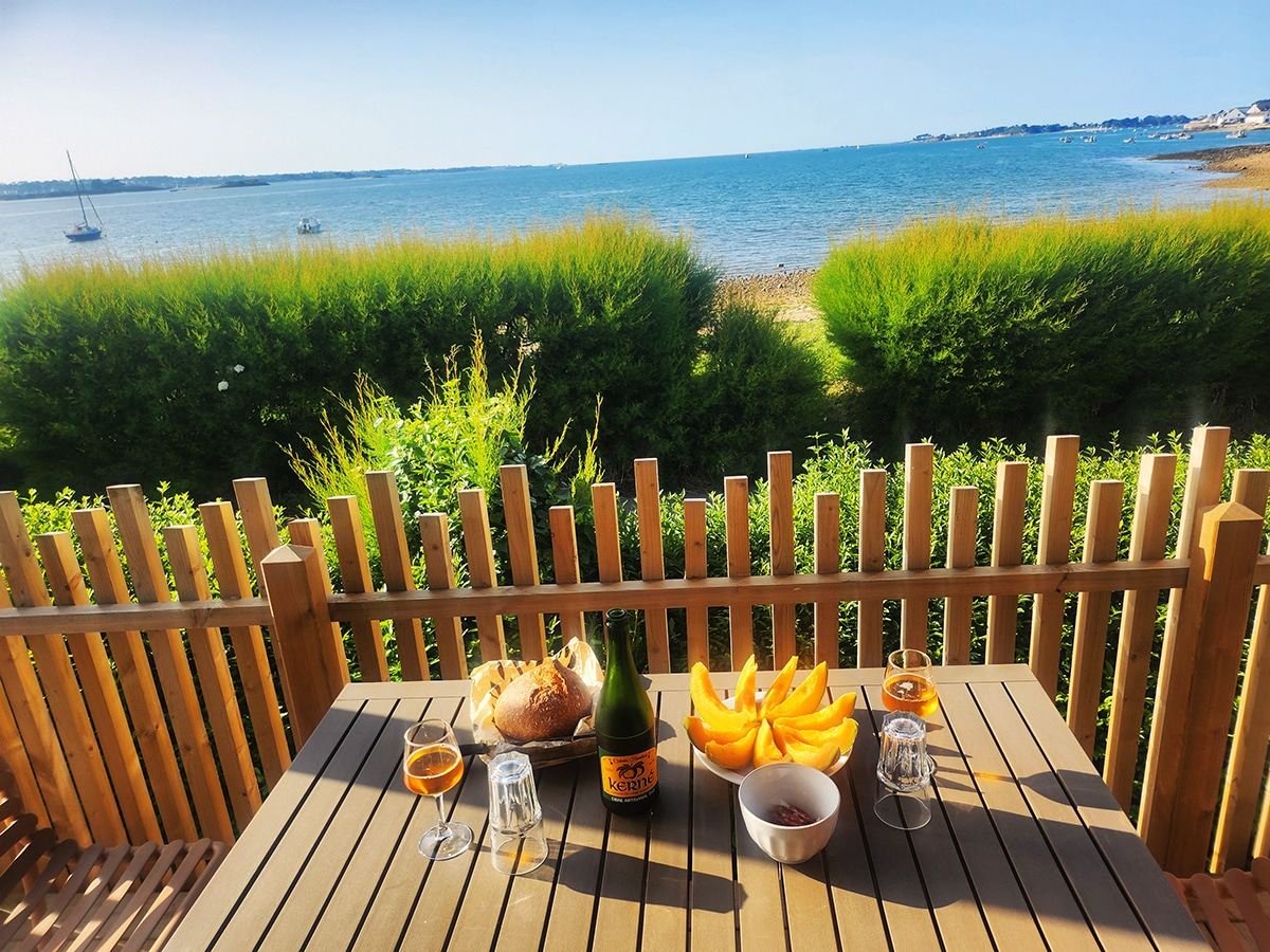 bungalow vue mer camping les mouettes carantec