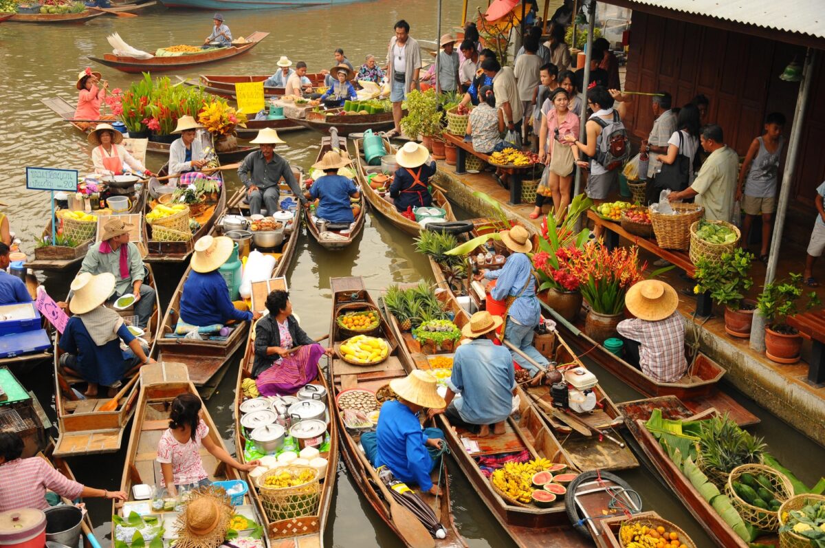 marché flottant amphawa thailande