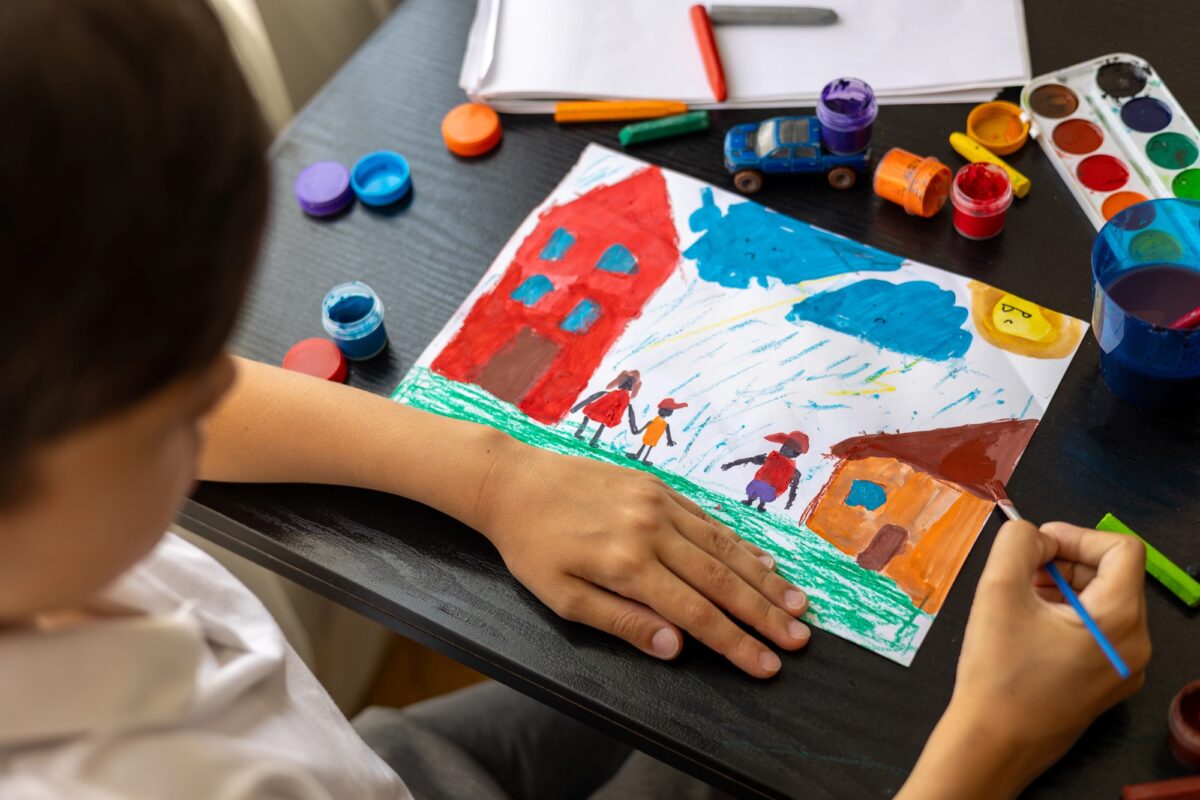 enfant de parents séparés dessin de ses deux maisons